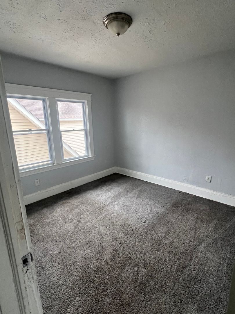 957 Parkway Rd Cleveland, OH 44108 – photo 4