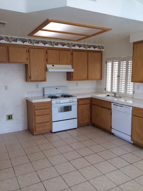 Building Photo - 3 BEDROOM, 2 BATH VICTORVILLE HOME. COMMUTER FRIENDLY!  NEAR AMARGOSA AND MOJAVE