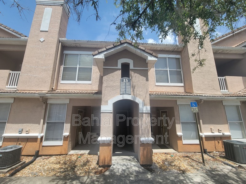 Foto principal - 18019 Villa Creek Dr