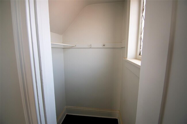Foto del edificio - 840 Seaman Ave