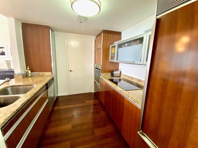 Foto del edificio - 17201 Collins Ave