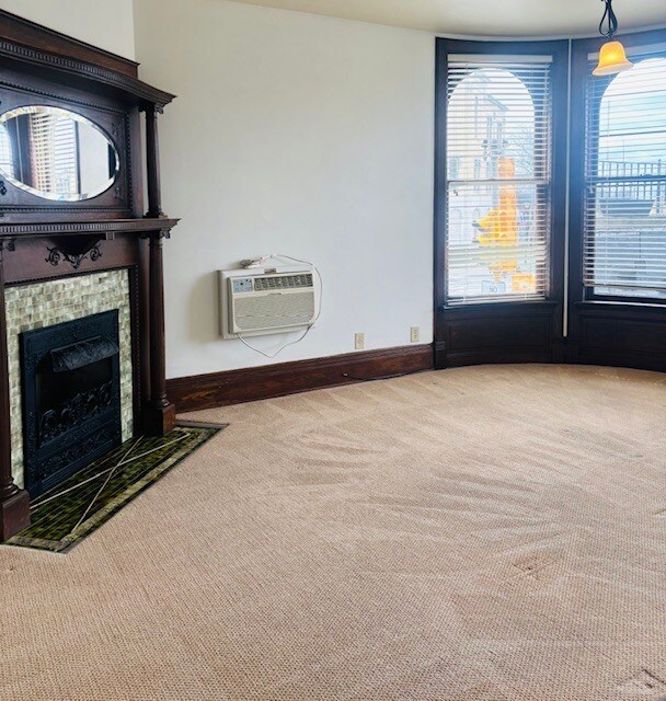 Sala de estar - 1700 - 1702 N Farwell Ave