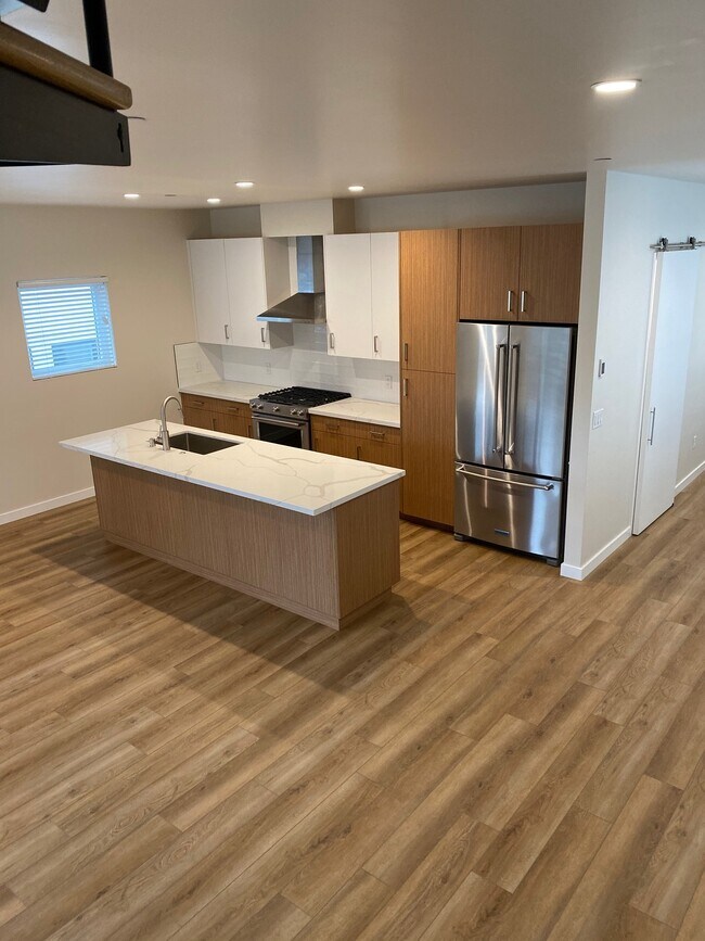Foto del edificio - 689 Stoneridge Dr