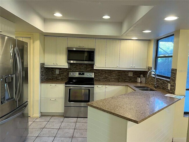 Building Photo - 16116 Gardendale Dr