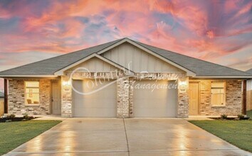 Building Photo - 708 B Kimble Dr