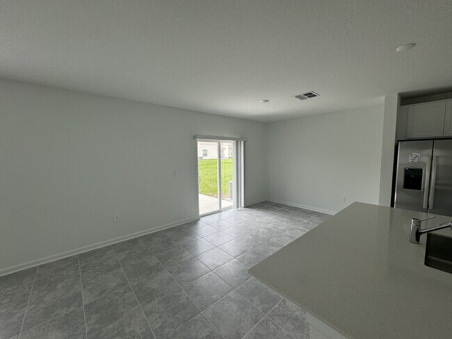 Foto del edificio - 2166 Aquifer Ln