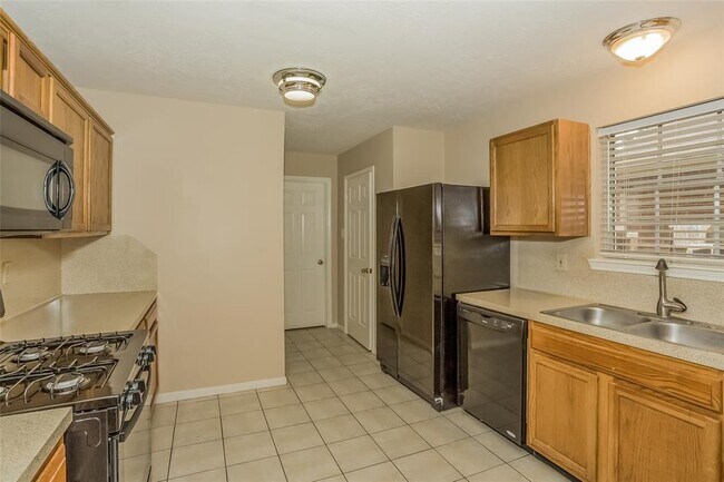 Building Photo - 16227 Jast Dr