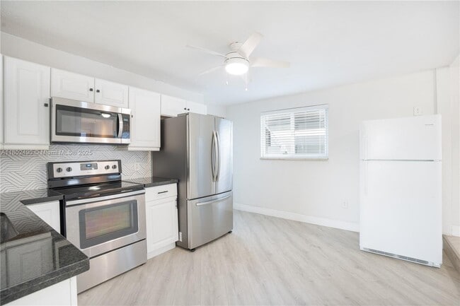 Foto del edificio - 6695 SW 28th St