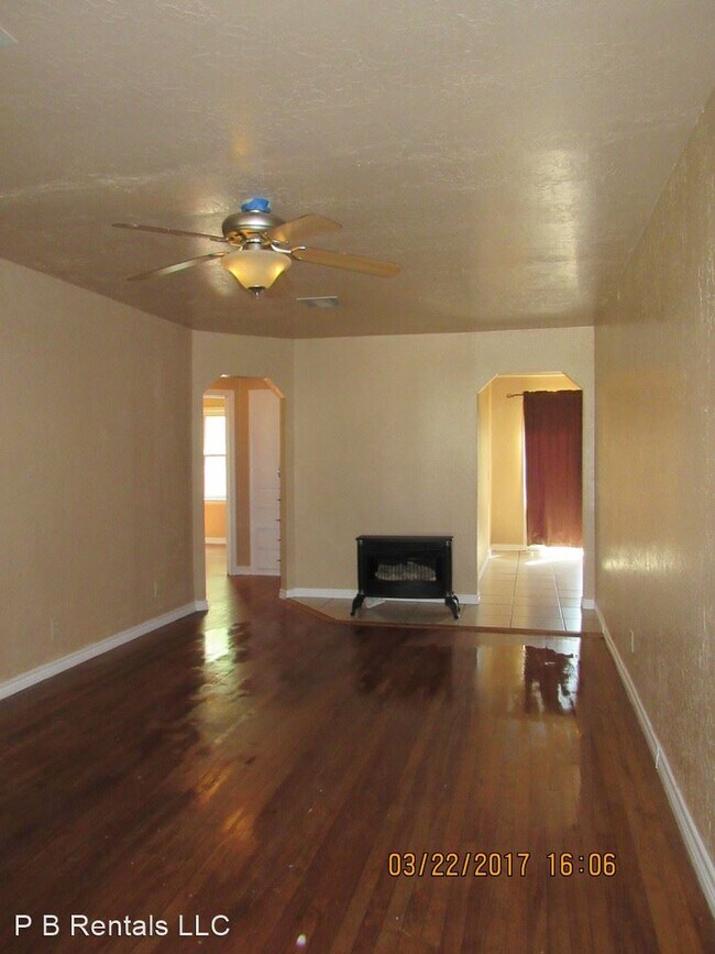 Foto del edificio - 4 br, 2 bath House - 1414 NW Irwin Avenue