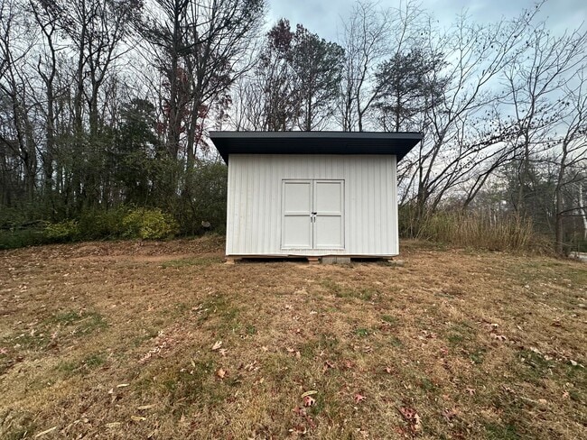 Building Photo - One Level Ranch In Rustburg