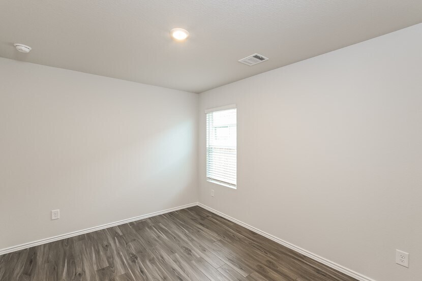 Foto del edificio - 3121 Wood Lily Dr