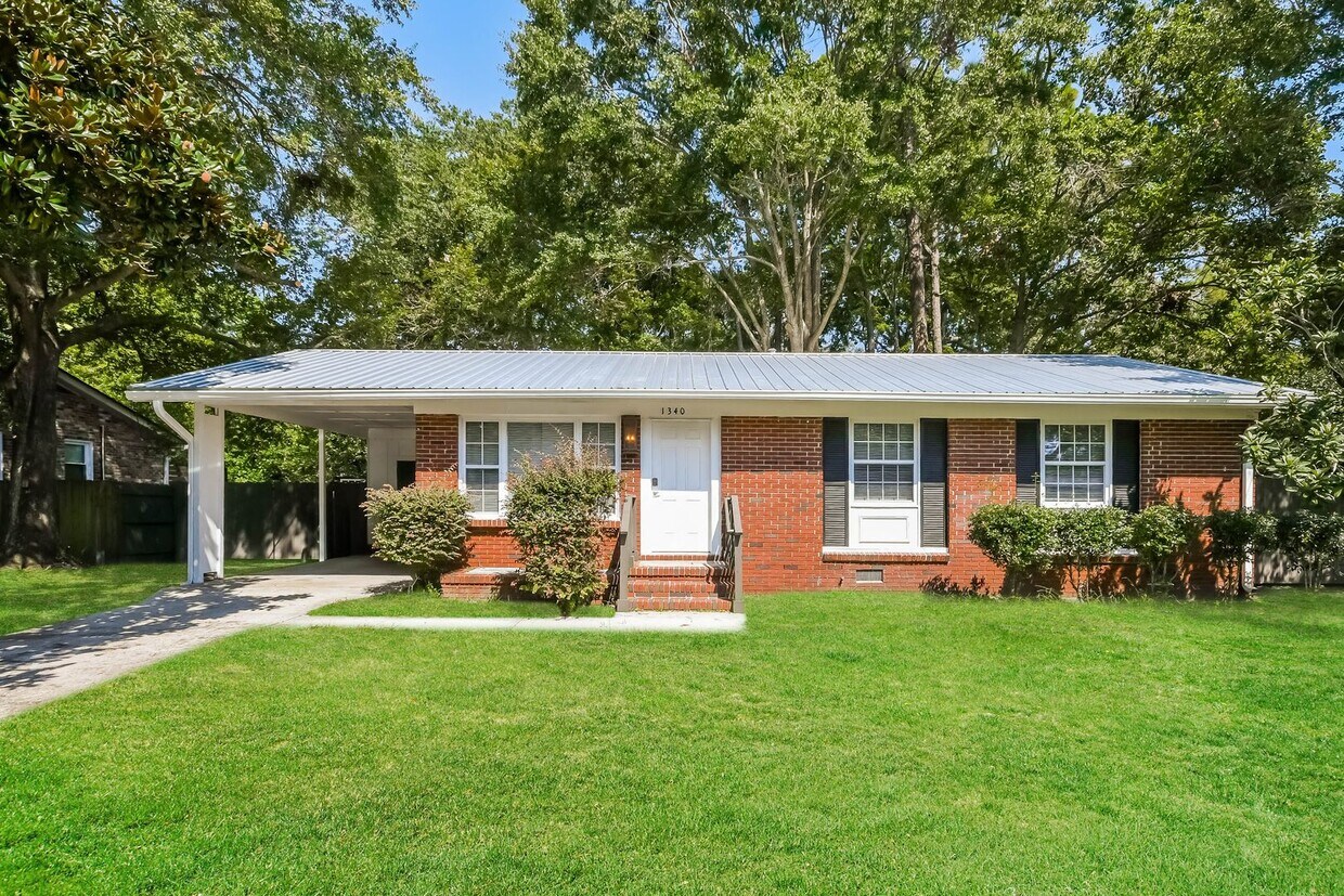 3 bed / 2 bath ~ West Ashley Area, Move-in... - 3 bed / 1.5 bath ~ West Ashley Area, Move-...