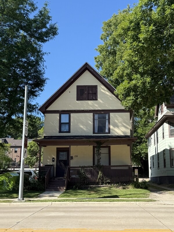 Foto del edificio - 120 S Blair St
