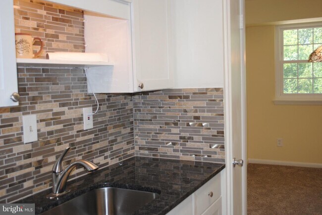 Foto del edificio - 7093 Spring Garden Dr