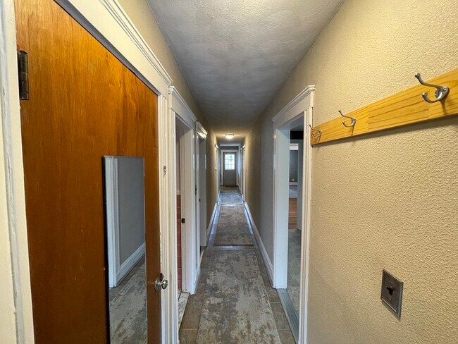 Building Photo - 25 Hanover St