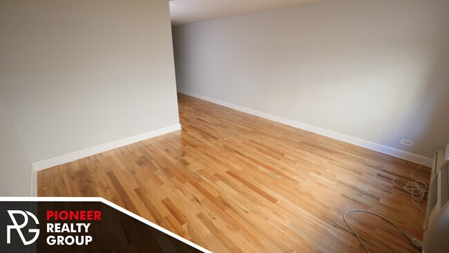 Foto del edificio - 665 W Wrightwood Ave
