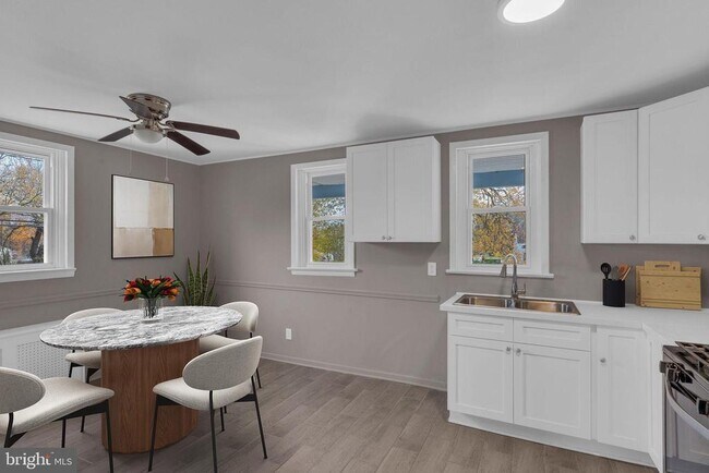 Foto del edificio - 713 Public Rd