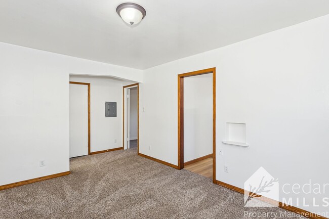 Foto del edificio - 1 Bedroom Near Downtown!