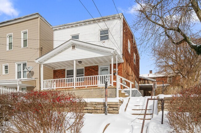 Foto del edificio - 3 Bed, 1.5 Bath in Overbrook - Large Kitch...
