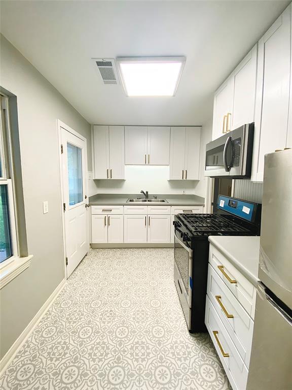 Foto del edificio - 8206 Montridge Dr