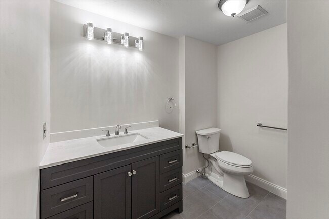 Foto del edificio - 125 W 7th St