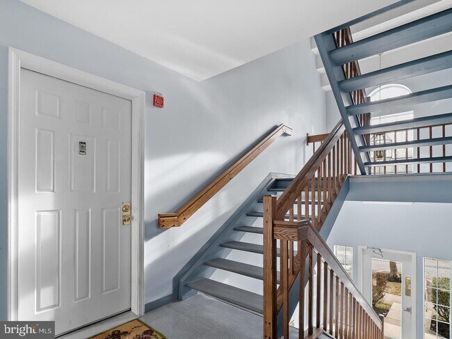 Foto del edificio - 8561 Falls Run Rd