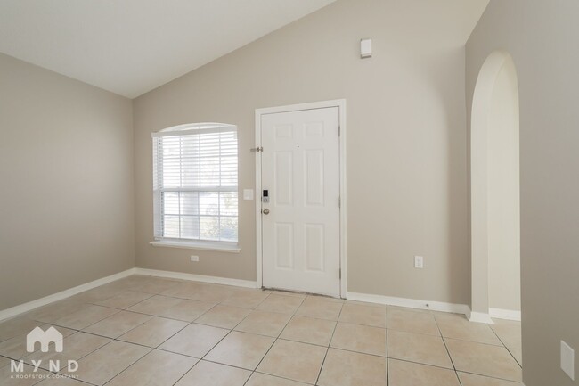 Foto del edificio - 5704 English Oak Dr S