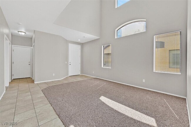 Foto del edificio - 7704 Montefrio Ave