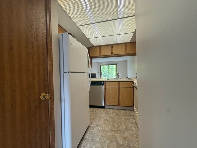 Building Photo - 5911 Shadow Lake Cir