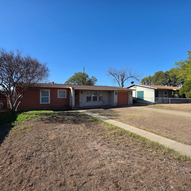 Foto del edificio - Charming remodeled 3-bedroom home for lease!