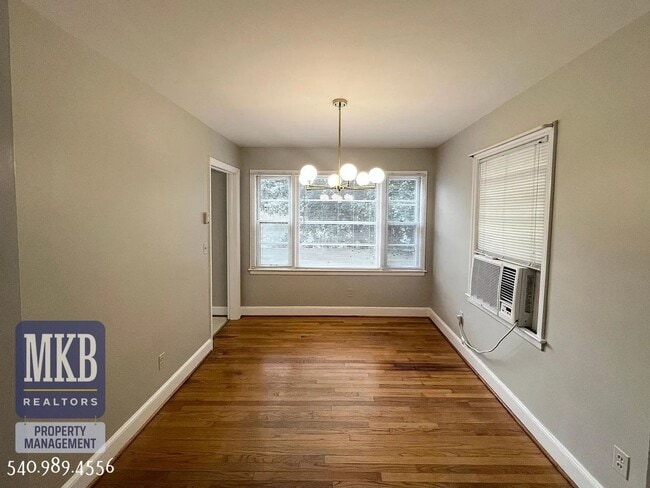 Foto del edificio - 2314 Wycliffe Ave SW