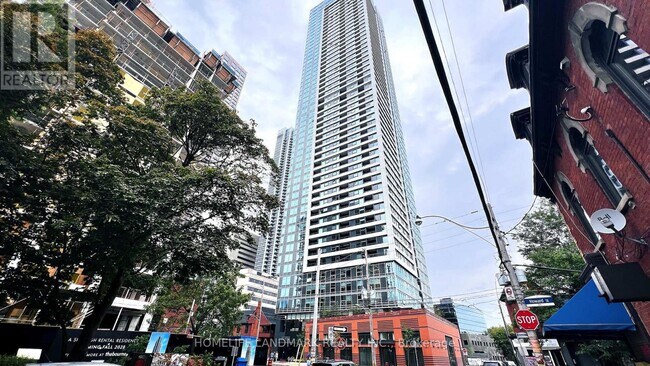 Building Photo - 609 Sherbourne St