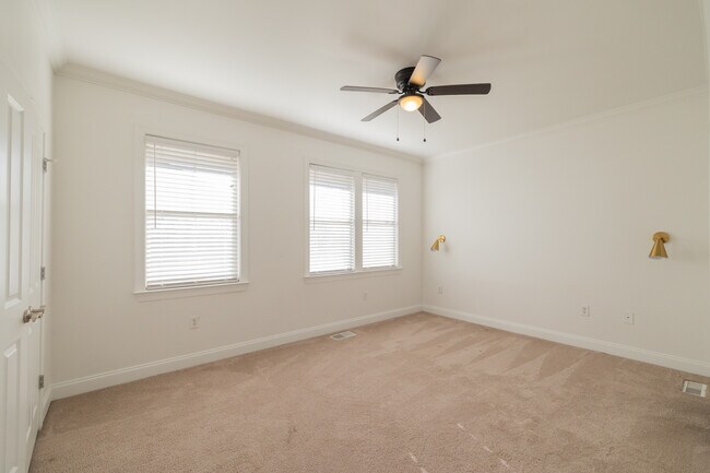 Foto del edificio - 5562 Colonial Chatsworth Cir