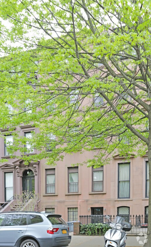 Primary Photo - 336 Clinton Ave