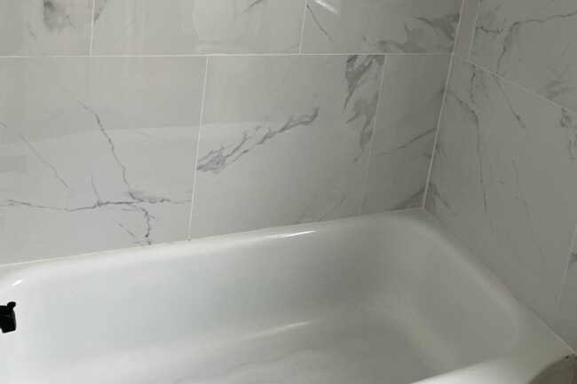 Foto del edificio - 18406 Lewis Dr