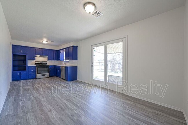 Building Photo - 8920 S Ross Ave