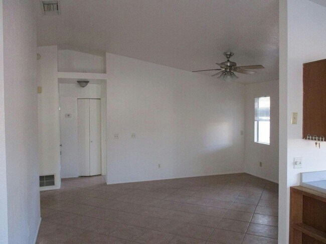 Foto del edificio - 2774 W Firebrook Rd