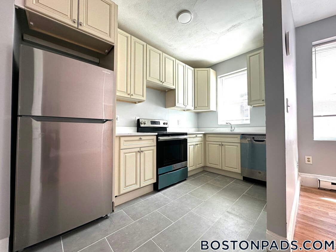 Foto principal - 151 Homestead St