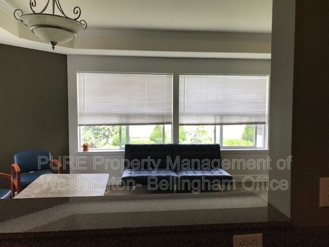 Foto del edificio - 251 W Bakerview Rd