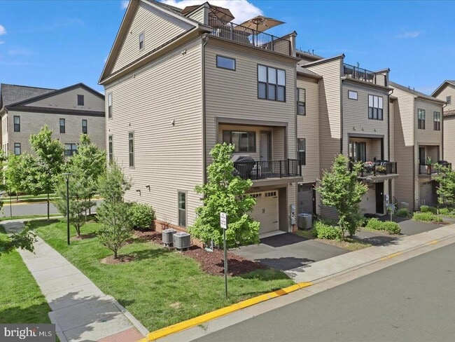 Building Photo - 12293 Sessile Commons