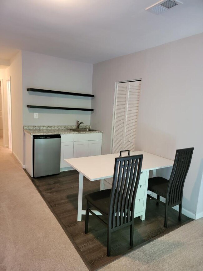 Foto del edificio - 6908 Compton Valley Ct