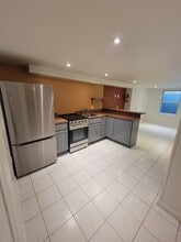 Building Photo - 2712 Urbana Dr