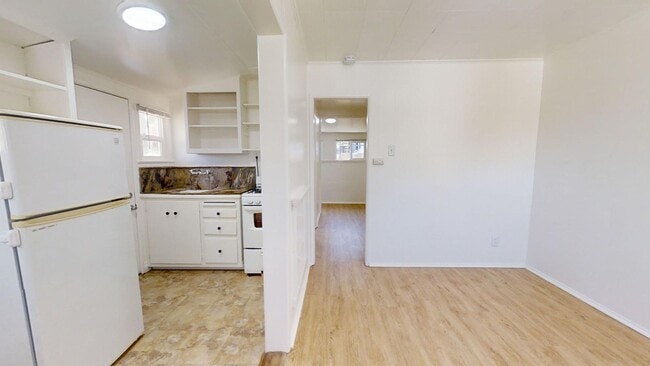 Building Photo - 418-420 Monterey Blvd