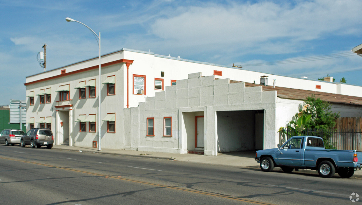 Building Photo - 1105-1115 E Divisadero St