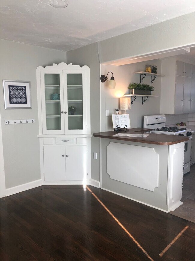 Foto del edificio - Located Oliver Eakle/AC !!! Cute 2/1/1 wit...