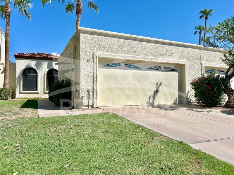 Primary Photo - 1906 E Sunburst Ln