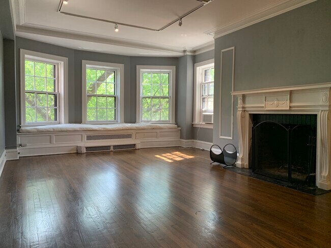 Foto del edificio - 2600 N Lakeview Ave