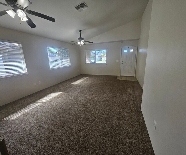 Foto del edificio - 3-2 bedroom home in the legend Maui Lani