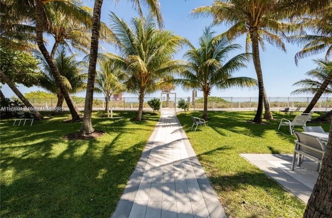 Building Photo - 5001 Collins Ave