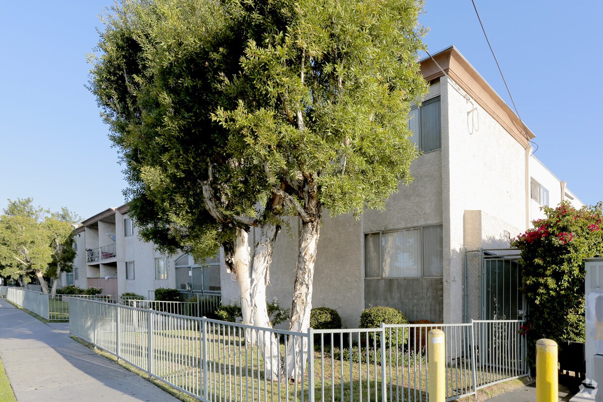 Primary Photo - Gables East